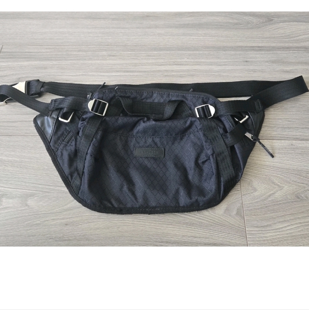 Athleta Excursion Crossbody Waist Ripstop Belt Bag Black Nylon Lightweight Large - Picture 4 of 11